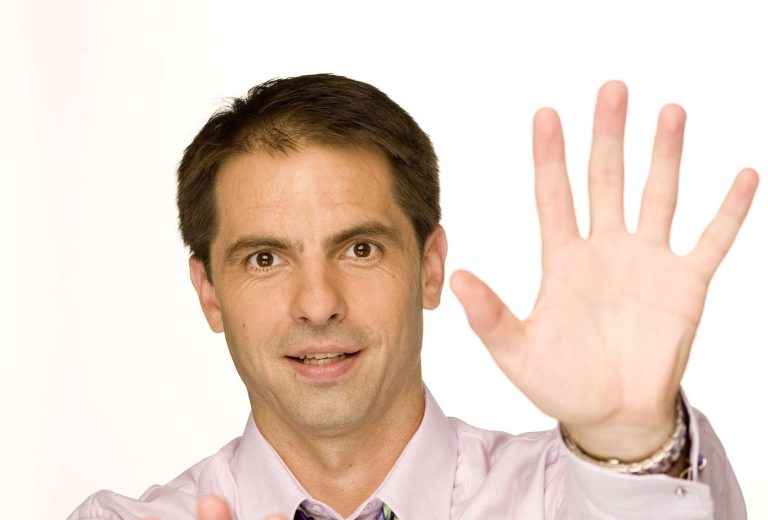 Soluţia lui Dan Negru pentru Naţionala de fotbal. “Dacă a reușit cu mine, o sa reușească și cu alte …lemne”