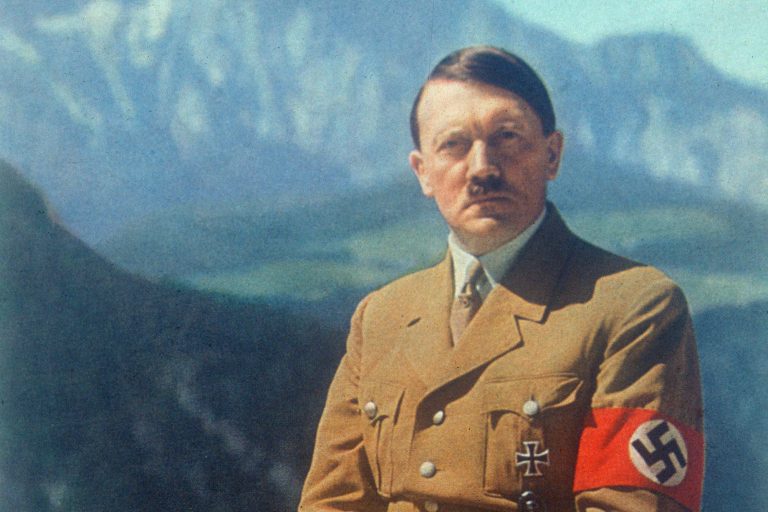 O ZI PENTRU ISTORIE Adolf Hitler s-a sinucis sau nu la 30 aprilie 1945? Ce spune Teoria Conspirației…