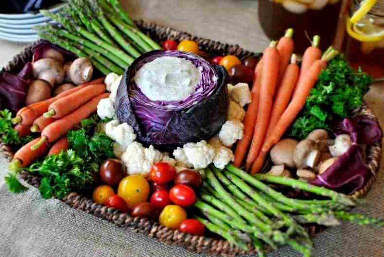 Nu-ţi poţi schimba soarta. Nu poţi scăpa de cancer devenind vegetarian…