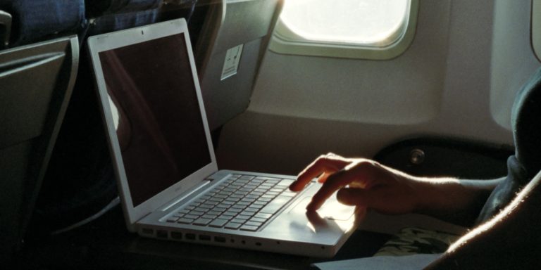 Gata! Măsură fără precedent. Fără laptopuri în bagajele de mână!