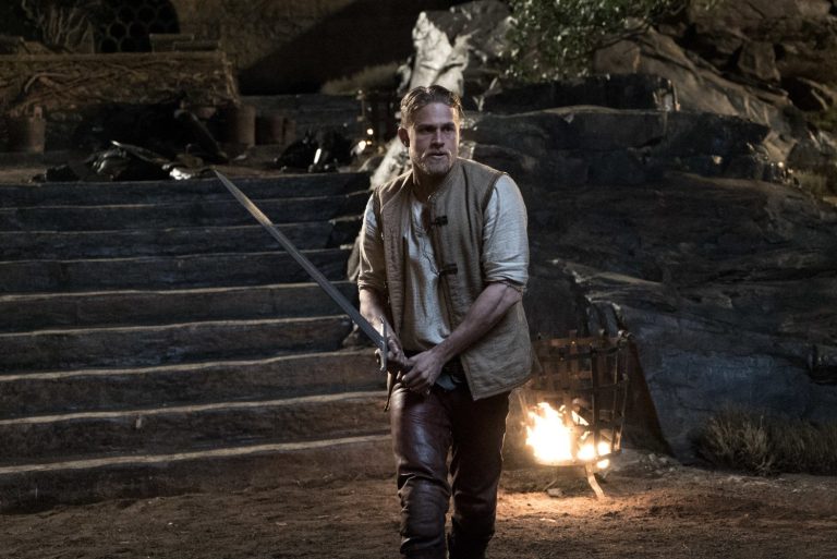 King Arthur: Legenda Sabiei intră de azi la cinema, în avanpremieră (VIDEO)