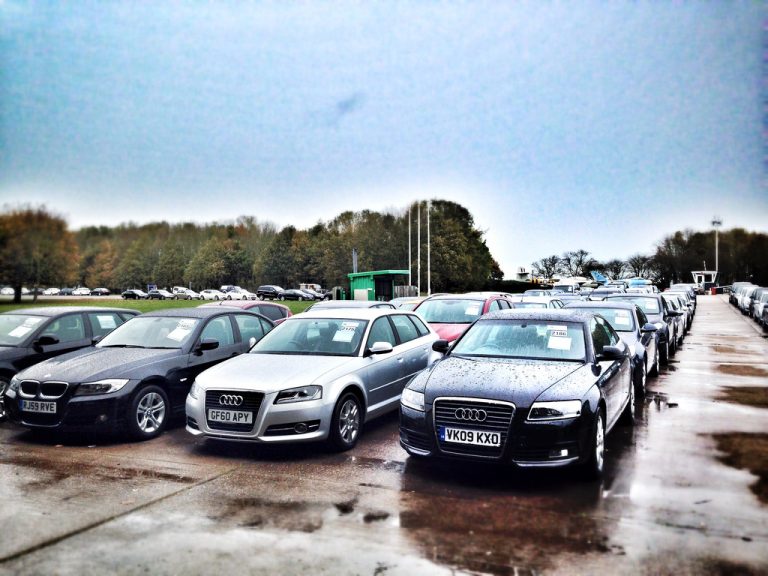 Cum câștigă un samsar 3-4.000 de euro la o mașină. Și care e capcana la modă în care poți cădea…