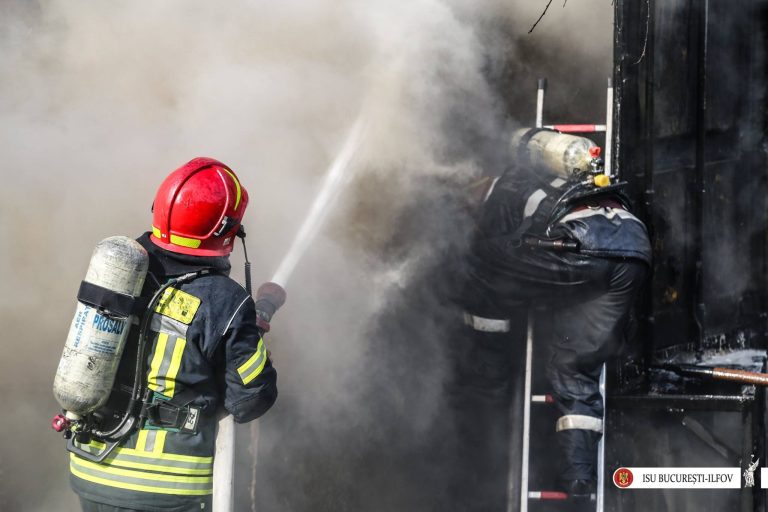 Dezvăluri șocante. Incendiul de la azilul de bătrâni. 30 de copii puteau să moară în incendiul de ieri (GALERIE FOTO)