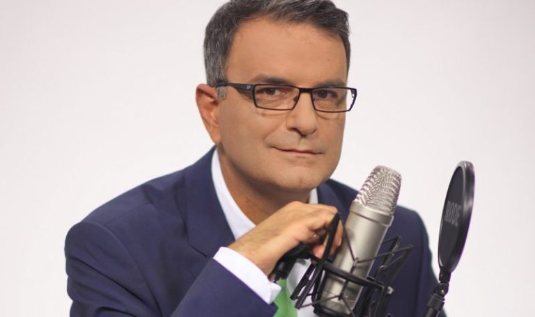 LUCIAN MÎNDRUȚĂ, special guest-star în spectacolul RADIO, la Teatrul Național „Marin Sorescu” din Craiova